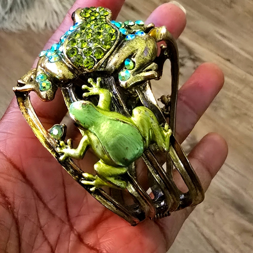 Vintage Green Hinged Embellished and Antiqued Kissing Frogs Bracelet
